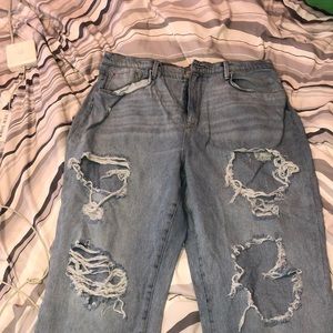Lighter Wash Ripped BDG mom jeans NWT